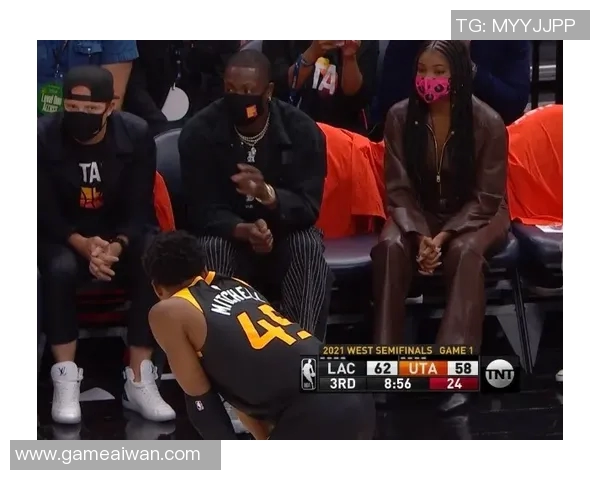 随着快船103102险胜勇士,赛后采访主帅泰伦卢赢球后志得意满! 随着快船103102险胜勇士,赛后采访主帅泰伦卢赢球后志得意满!