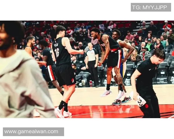 NBA 助攻杨瀚森上演五佳球暴扣,韦斯利激情庆祝!小杨我俩年龄相仿,他比我还开朗 NBA 助攻杨瀚森上演五佳球暴扣,韦斯利激情庆祝!小杨我俩年龄相仿,他比我还开朗